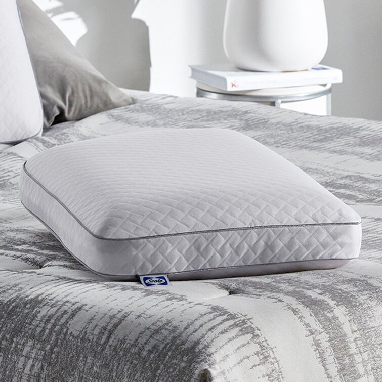 Traditional memory foam outlet pillow